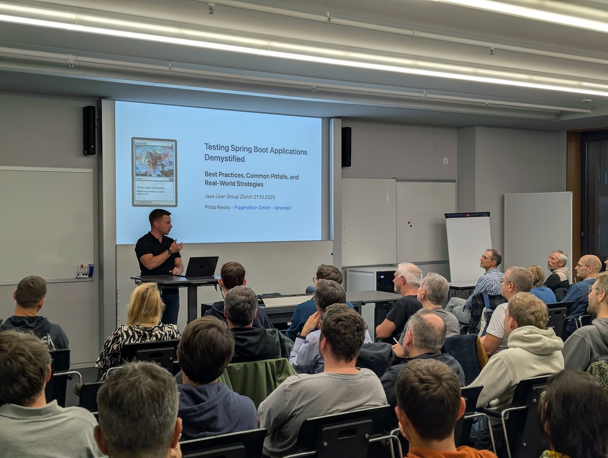 Philip Riecks presenting at a Spring Boot testing webinar
